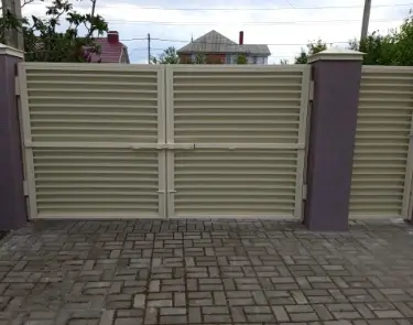 Распашные ворота с автоматикой в Оренбурге под ключ