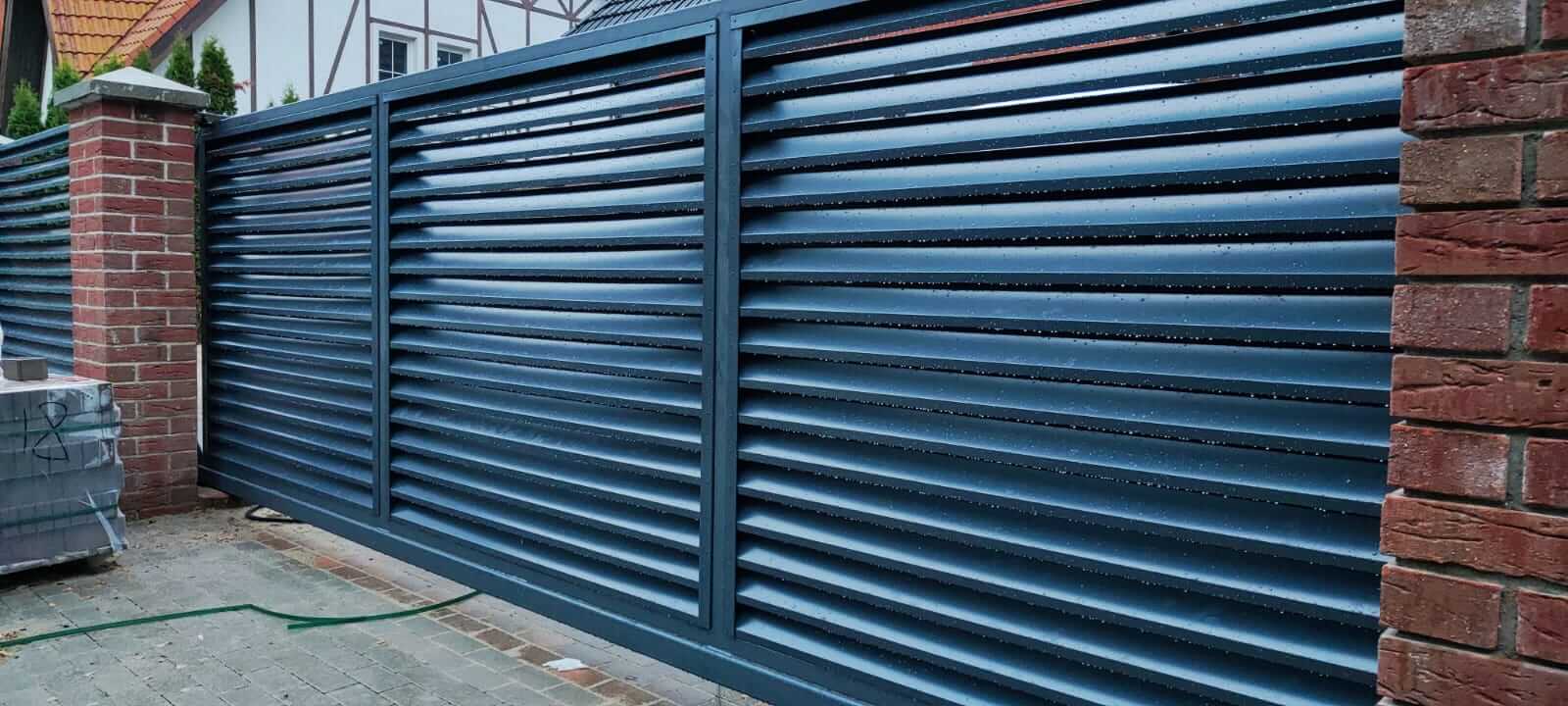 забор-жалюзи с ламелями эко-z ral7024 серый графит фото16 в Оренбурге