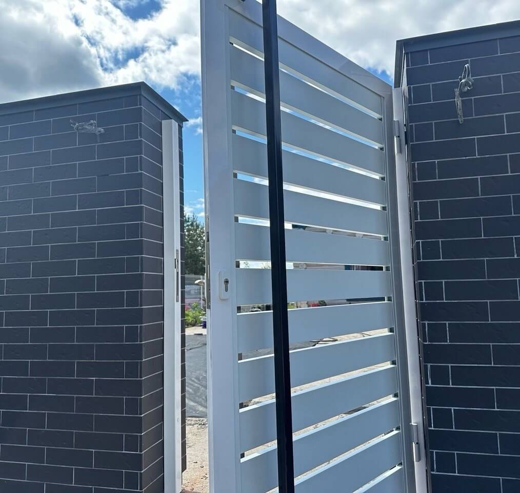 Калитка из металлопланкена RAL9003 Белый фото 1 в Оренбурге