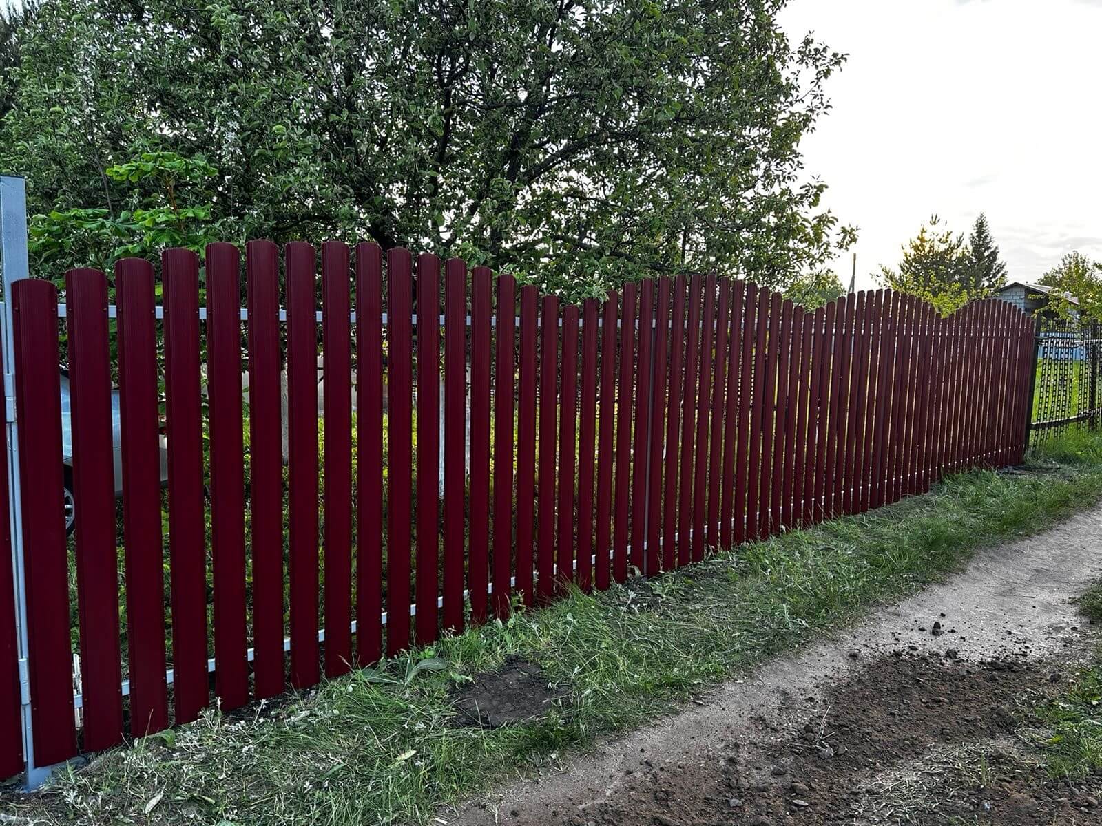 Забор из евроштакетника 28м RAL3005 Красное Вино фото 3 в Оренбурге