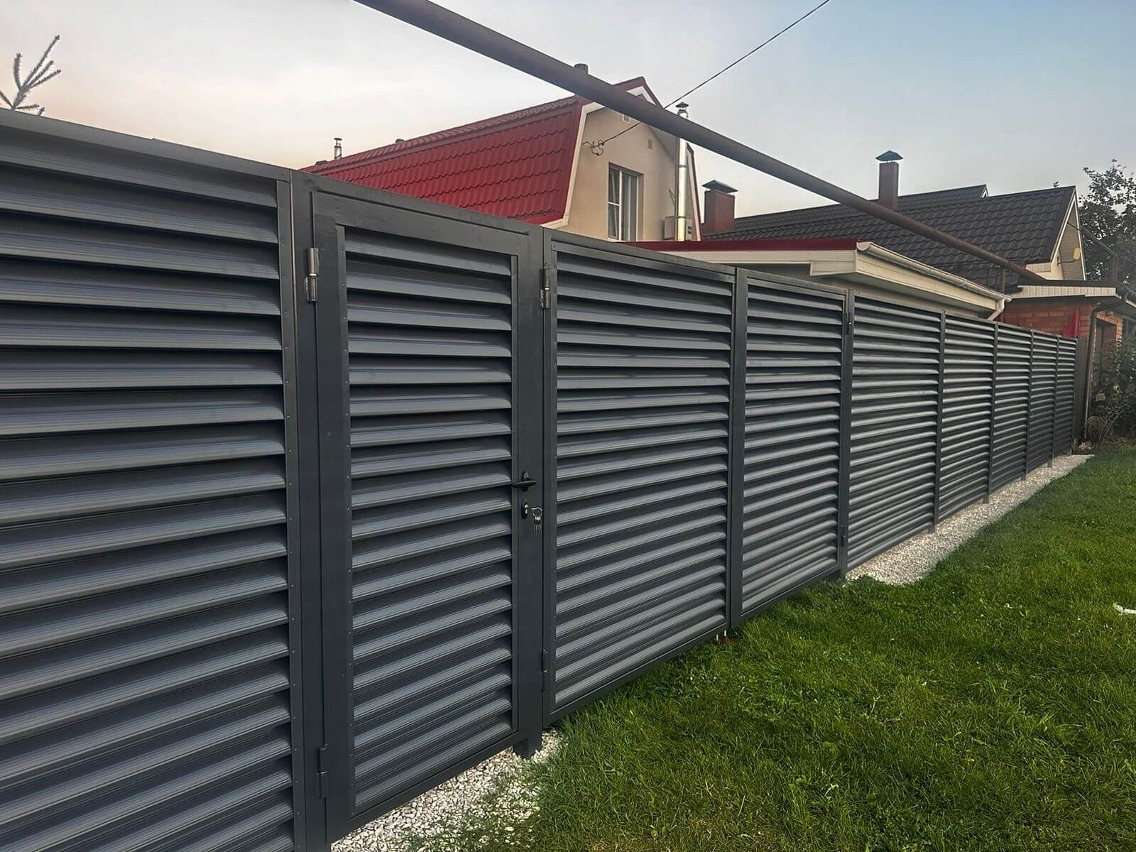Забор из ламелей Еврожалюзи 26м RAL7024/7024 Серый Графит двусторонний фото 1 в Оренбурге