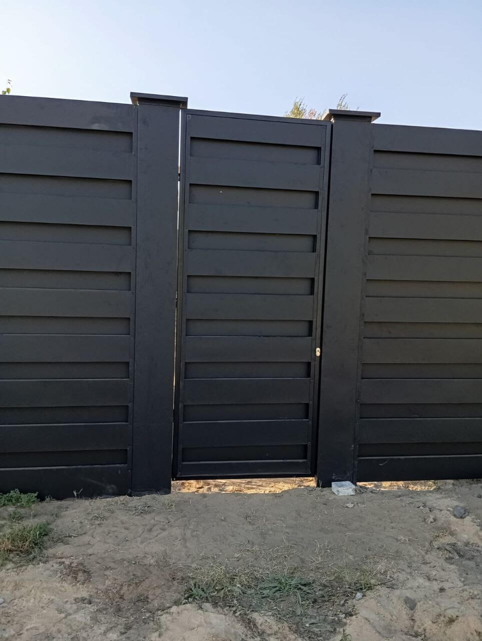 Забор-ранчо из металлопланкена 37м RAL9005 Черный МАТТЕ фото 3 в Оренбурге