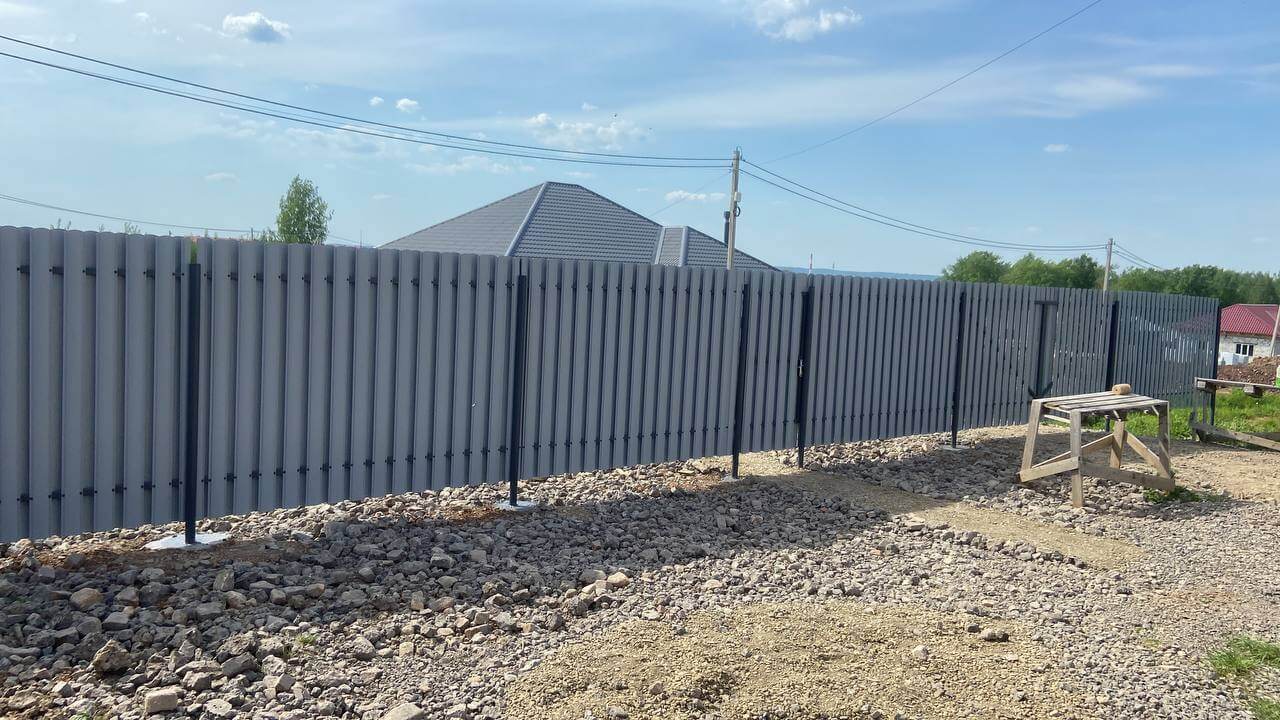 Забор из евроштакетника 16м RAL7024 Серый Графит фото 2 в Оренбурге