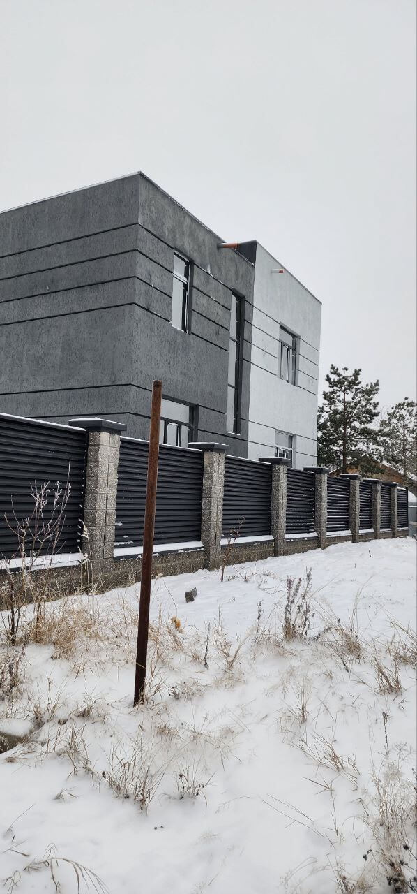 Забор-жалюзи из ламелей ЭКО-Z 66м RAL9005/9005 Черный двусторонний МАТТЕ фото 1 в Оренбурге